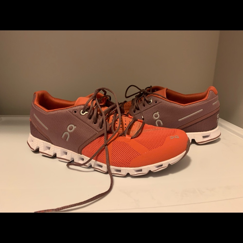 On Cloud Running Shoes- size 9. NEVER WORN